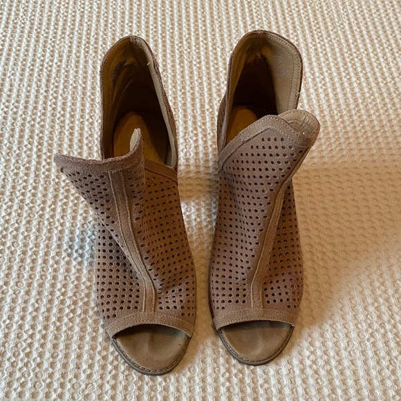 Lucky Brand Bootie Heels - Picture 2 of 7